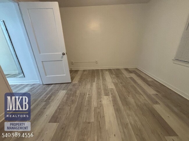 Building Photo - 2 Bedrooms, 1 Bath Condo located in South ...