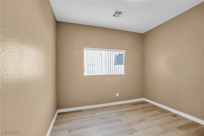 Building Photo - 11665 Primo St