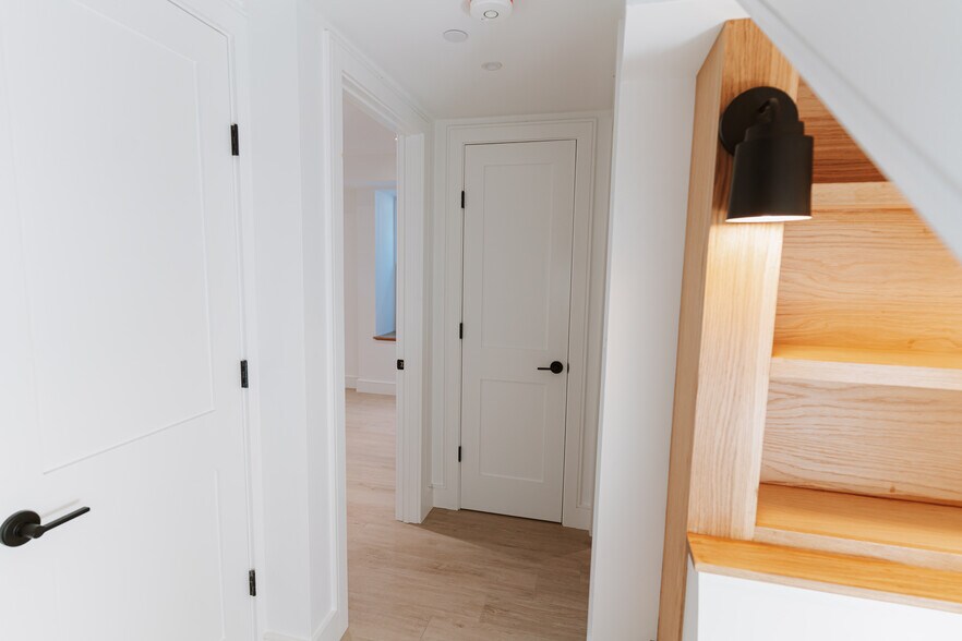 Building Photo - 5 Thurston St