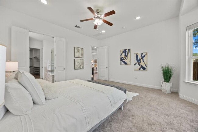 Building Photo - 5305 Mandevilla Dr