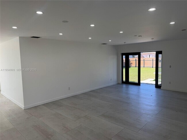 Building Photo - 2832 SW 124th Ct