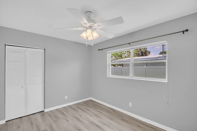 Building Photo - MAXIMO MOORINGS 3/2/2 HOME NEAR ST. PETE B...