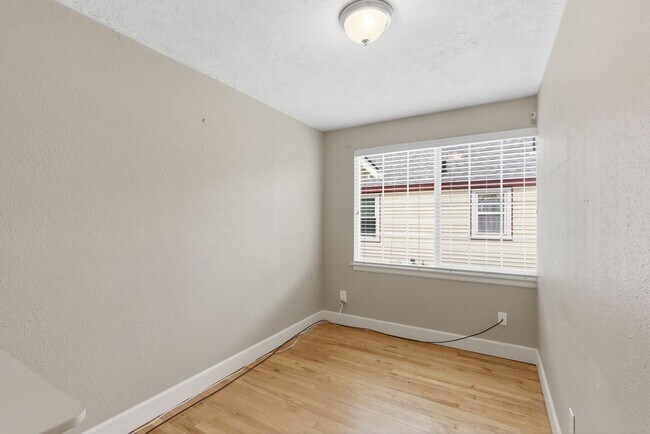 Building Photo - Modern & Cozy Spokane Retreat | Prime Location Near South Hill