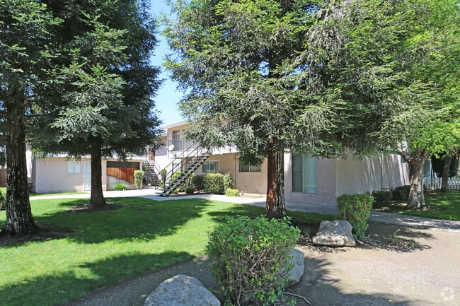 Primary Photo - Sunrise Apartments
