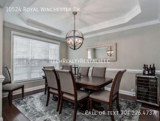 Building Photo - 10524 Royal Winchester Dr