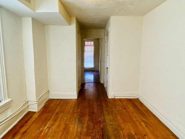 Building Photo - 3322 Ellwood Ave
