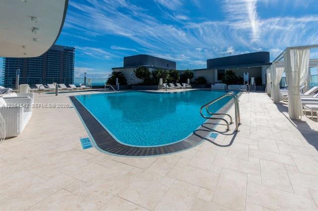 Building Photo - 1000 Brickell Plz