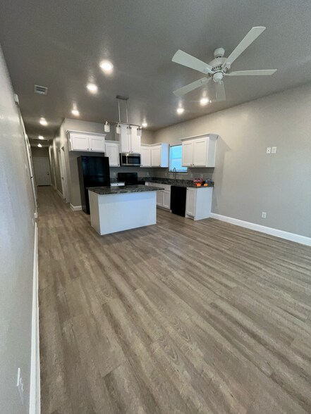 Primary Photo - 3118 Hemphill St