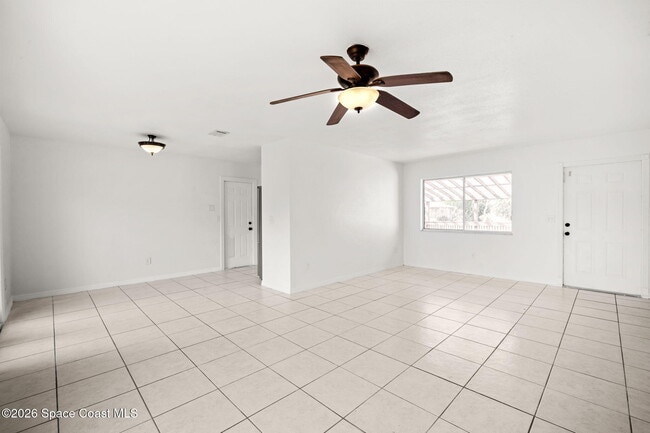 Building Photo - 983 Tacaro Ave SE