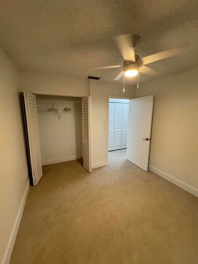 Building Photo - 1148 Summit Trail Cir