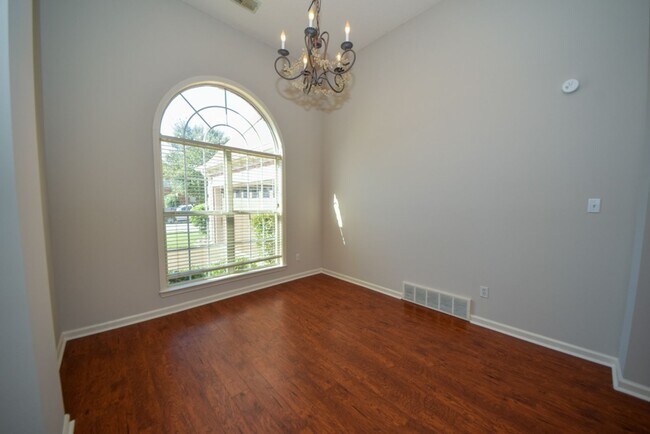 Building Photo - Great 3 bed, 2 bath home in Cordova with wonderful curb appeal.