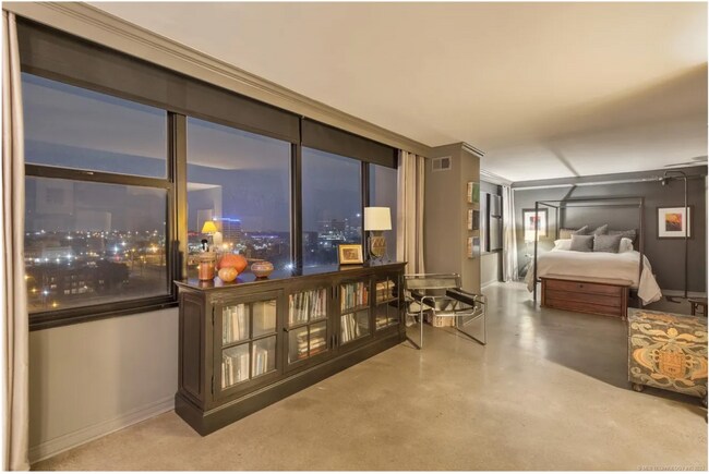Building Photo - Downtown Tulsa High-Rise Living with Incredible Views and Utilities Included!