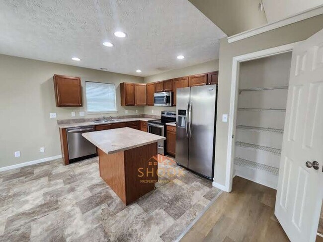 Building Photo - Available July 3rd! Cozy 3 BR Home in Lindberg Village