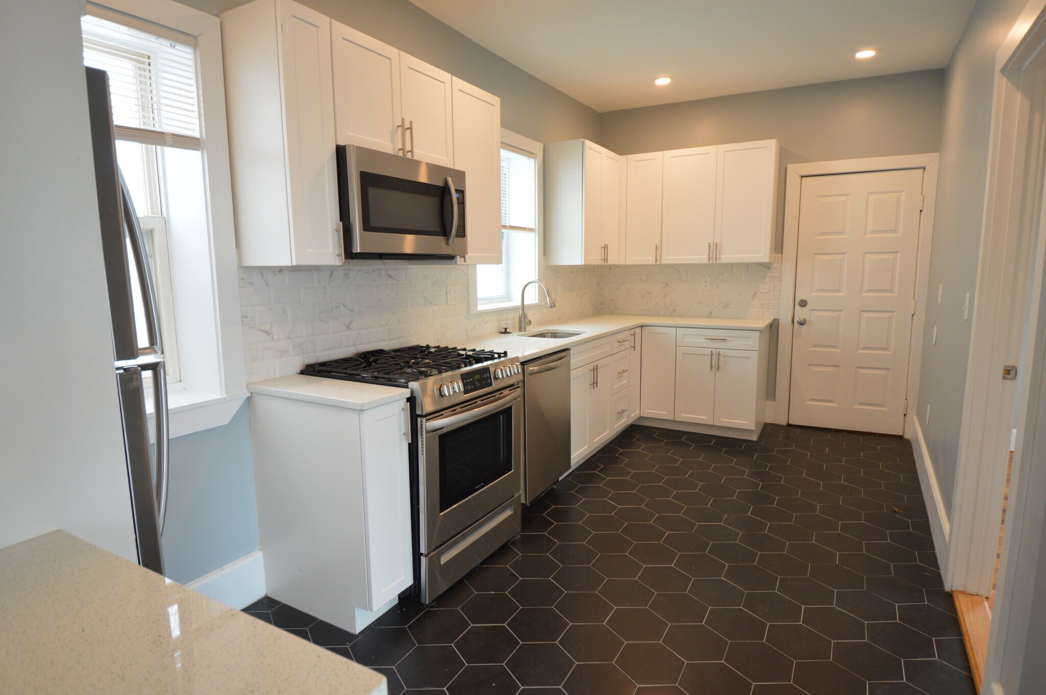 Building Photo - 301 Hancock St