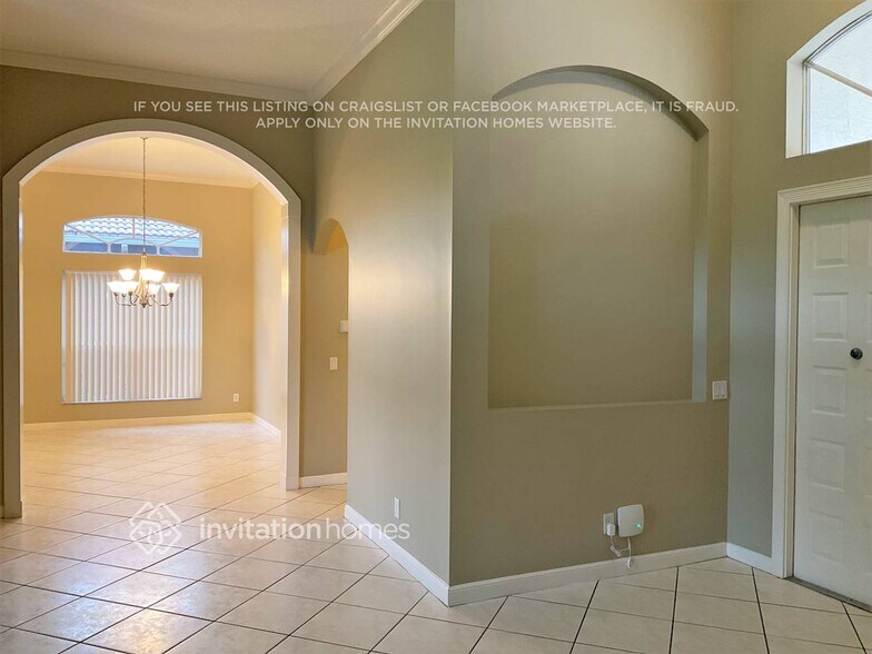 Building Photo - 5633 NW 106th Way