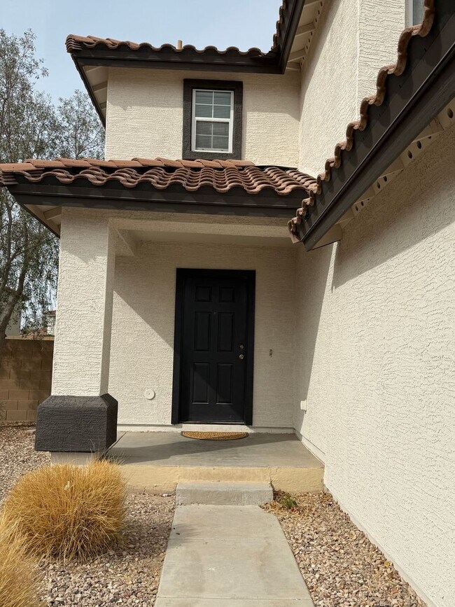 Building Photo - Buckeye, 4 bed, 2.5 bath, huge lot, across...
