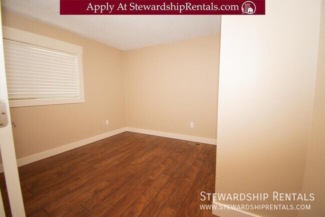 Building Photo - 5017 SE 45th Ave