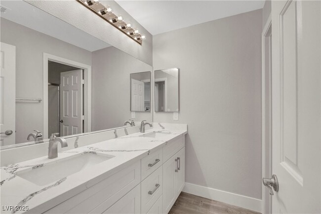 Building Photo - 7379 Majestic Bluff Pl