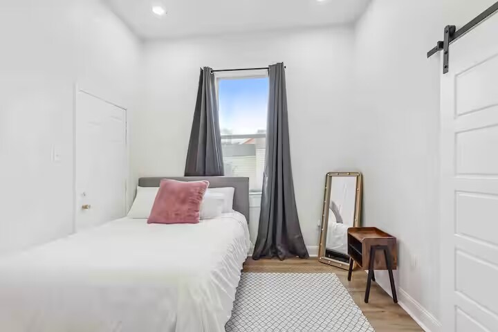 Building Photo - 1745 N Rocheblave St