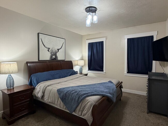 Building Photo - 927 Domain Ln