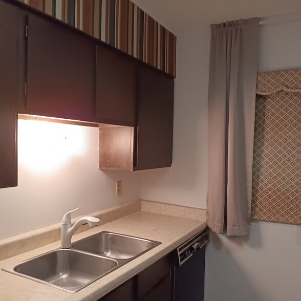 Building Photo - 17336 E Bates Ave