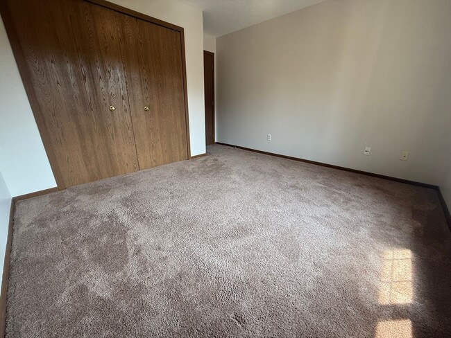 Building Photo - 2-Bedrom Condo Apartment in Broadview Hts!!