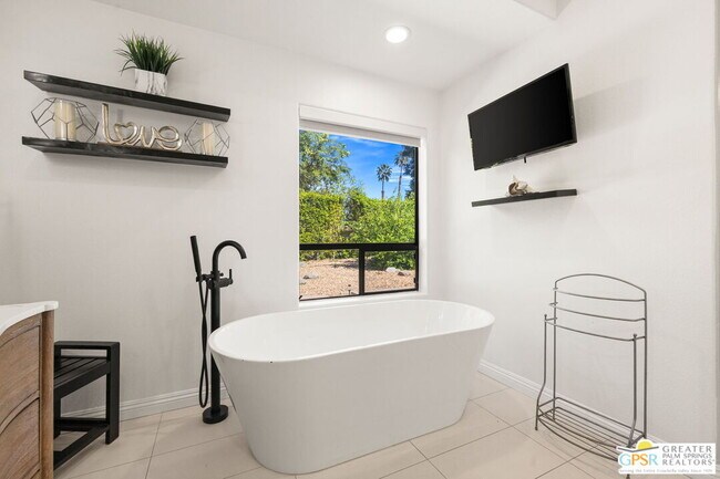 Building Photo - 74830 Waring Ct