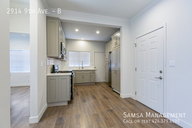 Building Photo - 2914 9th Ave