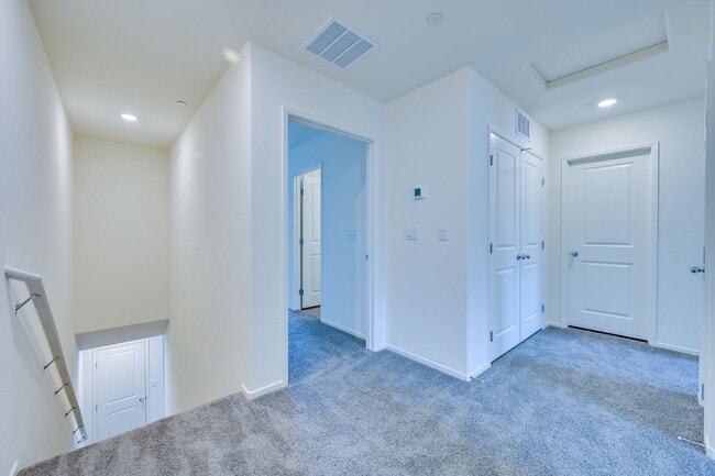 Building Photo - Brand New Townhouse!!! All Appliances incl...