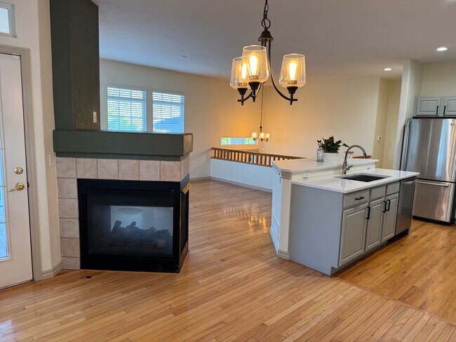 Building Photo - 3000 E 112th Ave