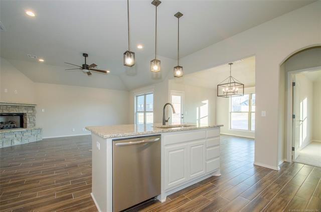 Building Photo - 4 bedroom home in Brighton Village