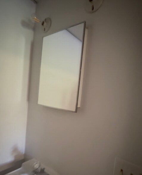 Building Photo - 1059 Danby Rd