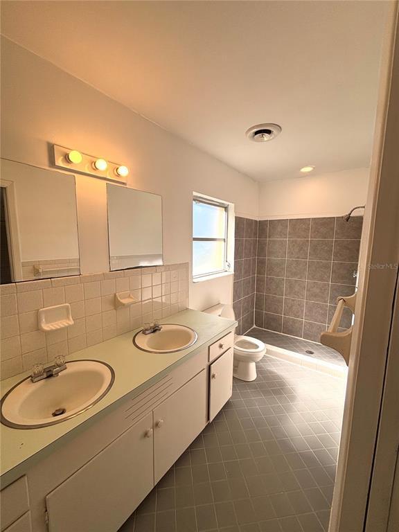 Building Photo - 729 SE 40th Ave