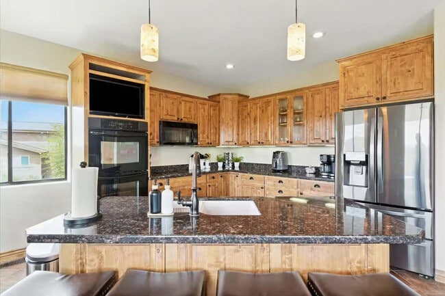 Building Photo - 1670 South Maddi-SI ID1475807P