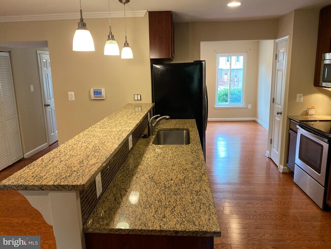 Building Photo - 7621 Swan Terrace