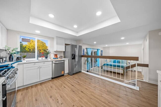 Building Photo - 13737 Via Tres Vistas