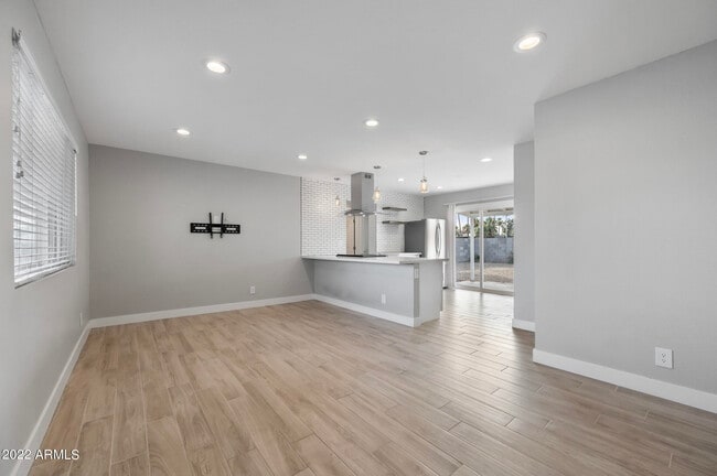 Building Photo - 402 N 73rd St