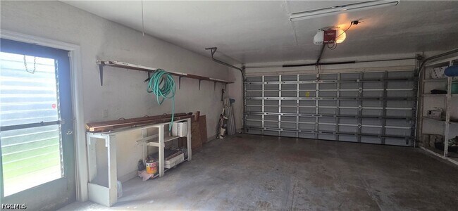 Building Photo - 534 SE 34th Terrace