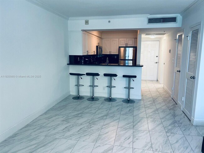 Building Photo - 2501 S Ocean Dr