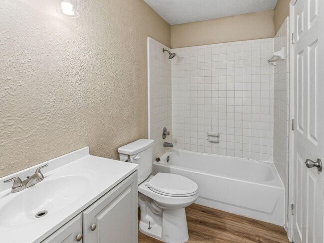 Building Photo - 2026 Mossy Trail Dr