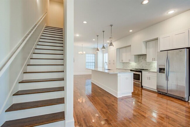 Building Photo - 1721 Thompson St