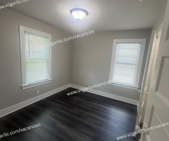 Building Photo - For Rent! 4 bedrooms , 2-full bath Home