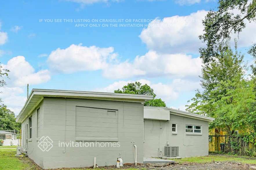 Building Photo - 5210 Montague Pl