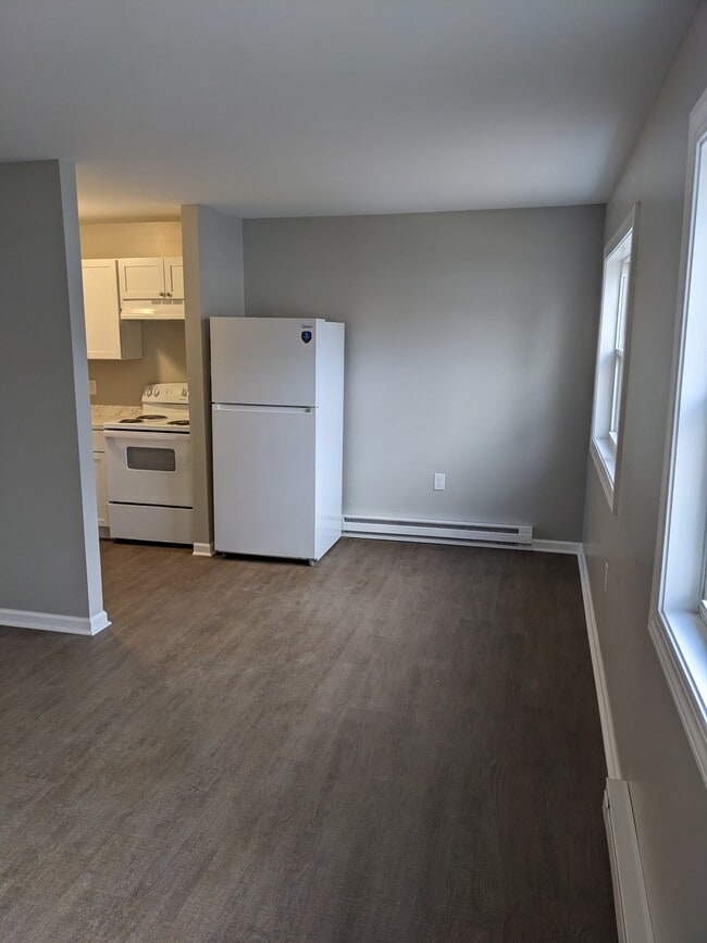 Building Photo - 1660 S Braddock St