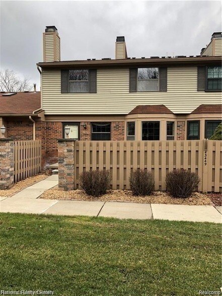 Primary Photo - 43449 Arbor Way W