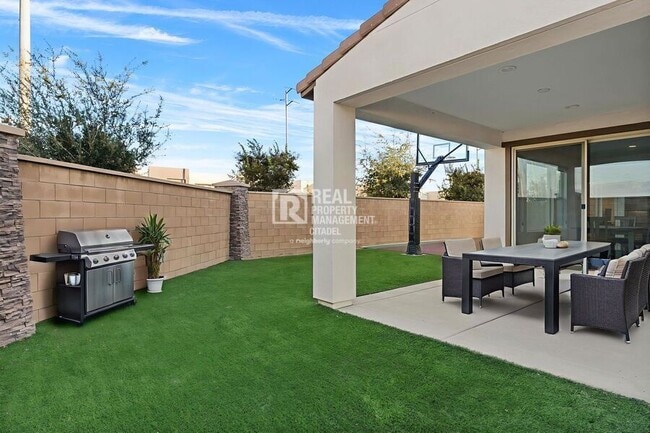 Building Photo - 3657 Bearberry Ave