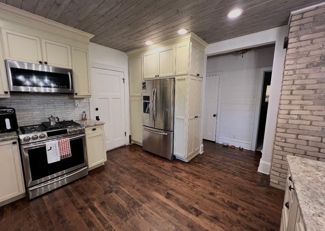 Building Photo - 1577 S 59th St