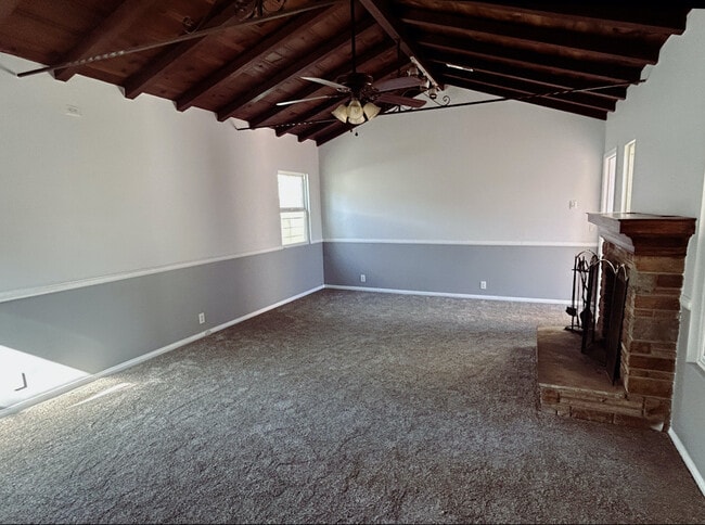 Great Room with Gas Fireplace - 1344 N Fairview St