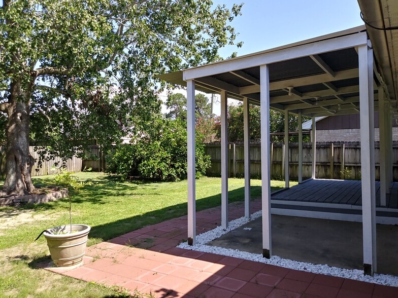 Backyard - 617 Hardy Ave