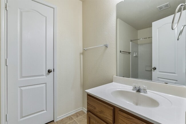 Building Photo - 3917 Mantis St